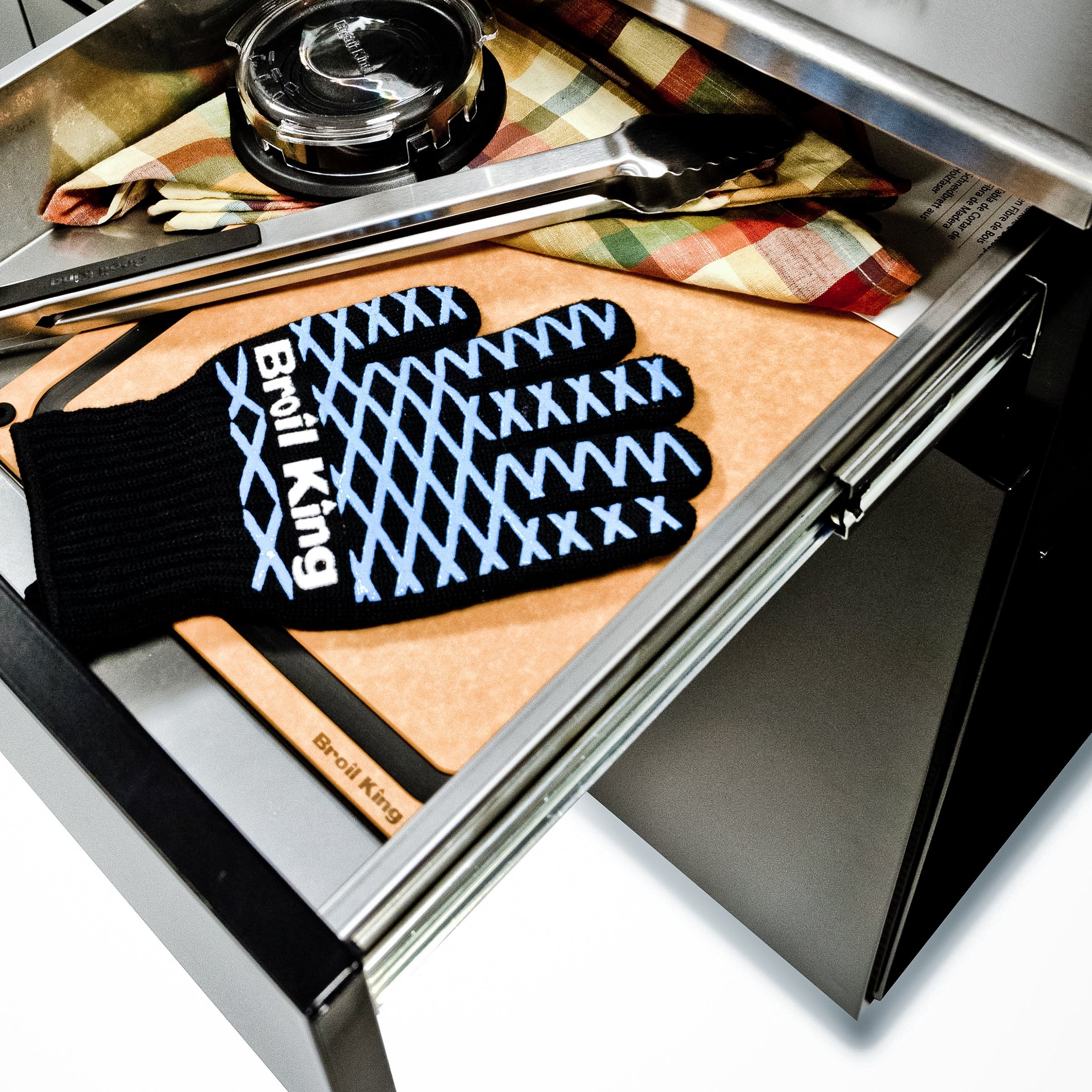 Broil King Baron 490i 4-Burner Gas Grill Center - Shadow Edition